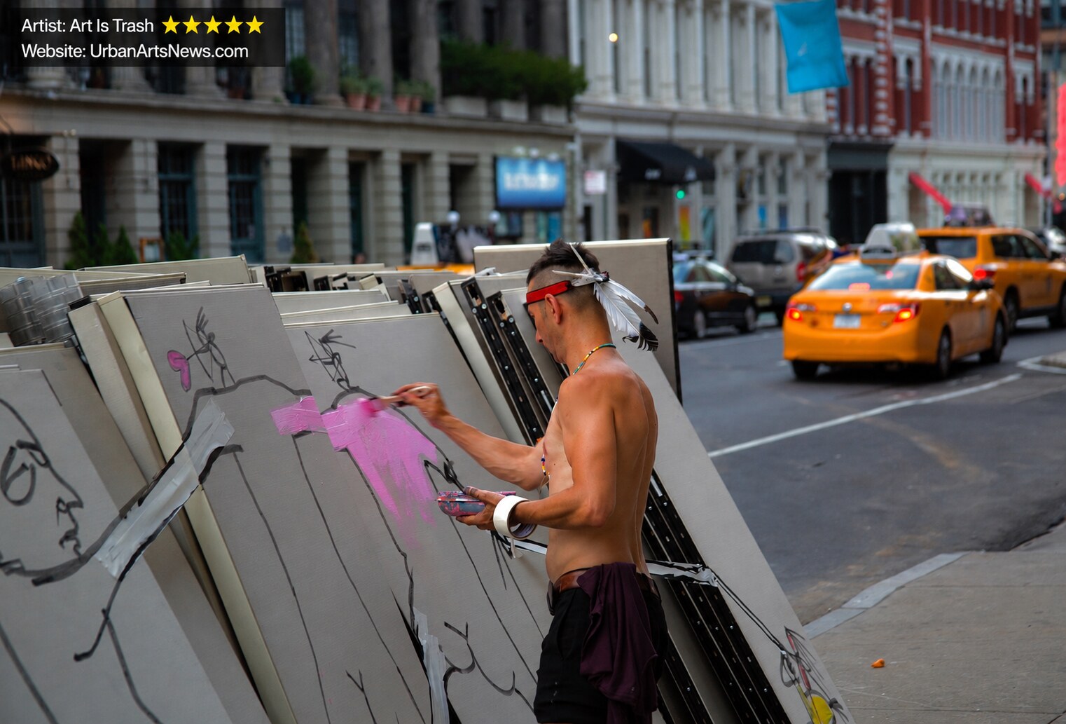 Art Is Trash Barcelona urban art: Francisco de Pajaro, known as Art Is Trash, painting an ephemeral urban art intervention in New York.