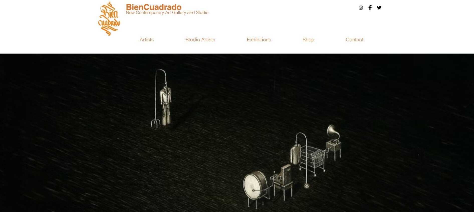 Exposição de arte instalação BienCuadrado em uma galeria contemporânea Barcelona
